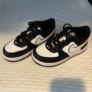 Nike Kids Black and White Sneakers